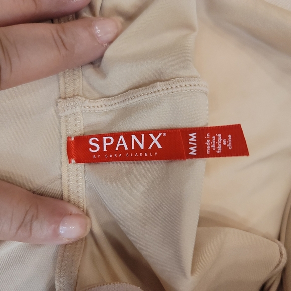 SPANX Cupped Mid Thigh Champagne Beige Bodysuit - M - Picture 8 of 15